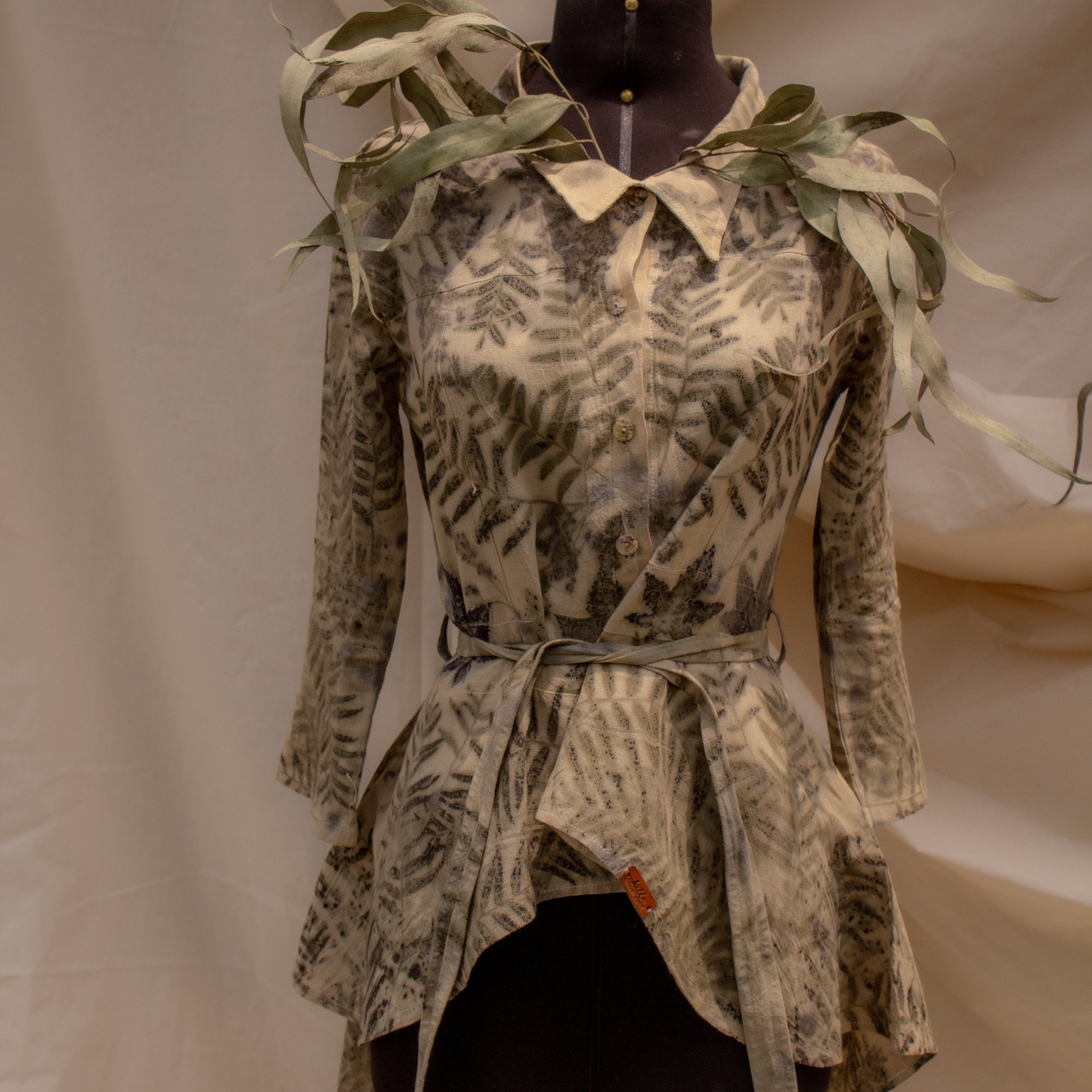 Reyna Blouse with Train – Eco Print with Organic Plants