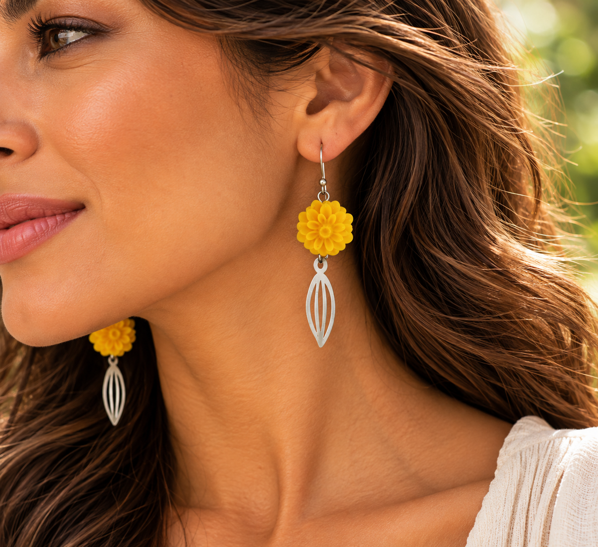 Studio Boutique.- Small Dhalia Earrings in Sterling Silver