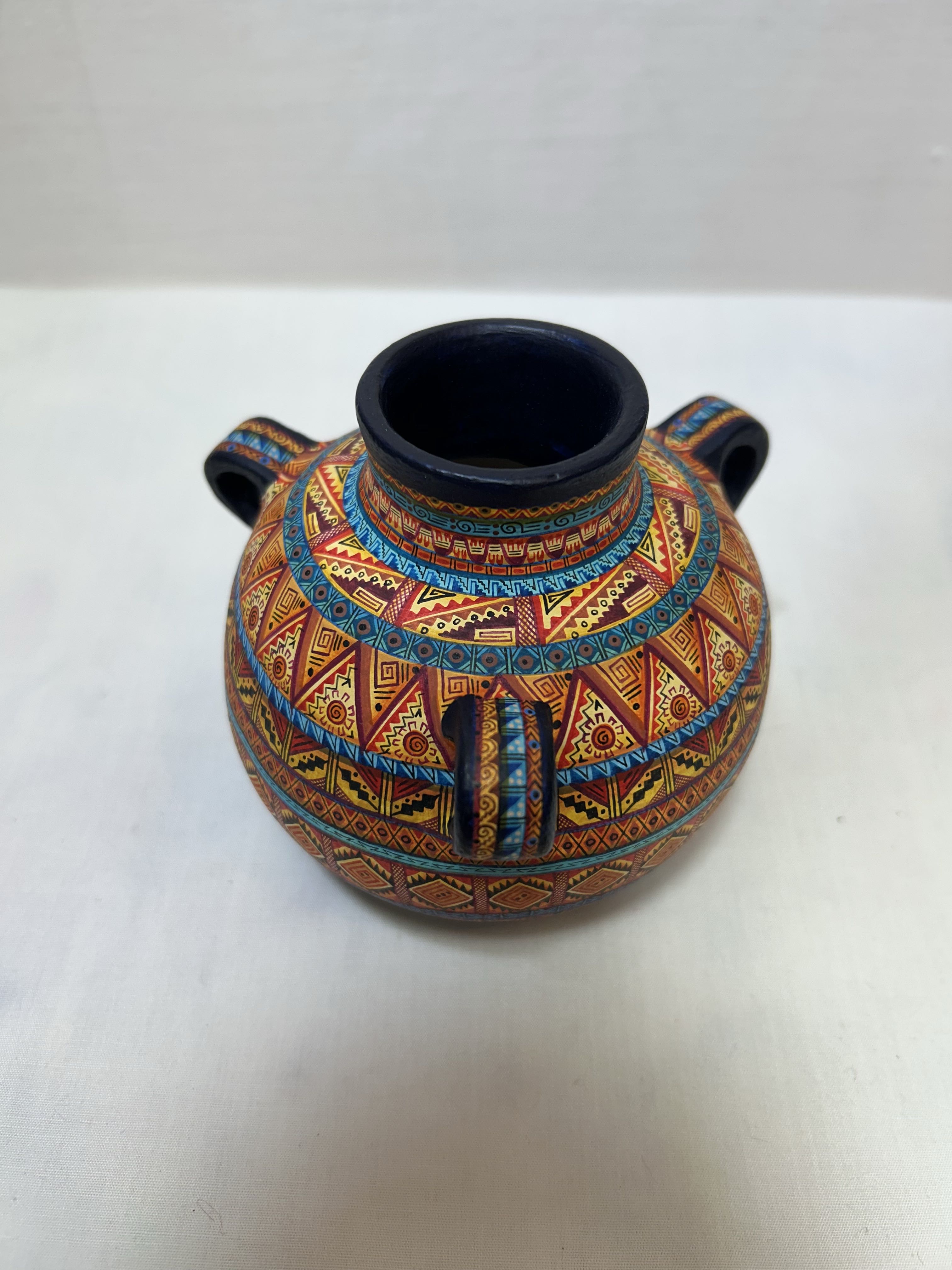 Small Line “C” Clay Pot
