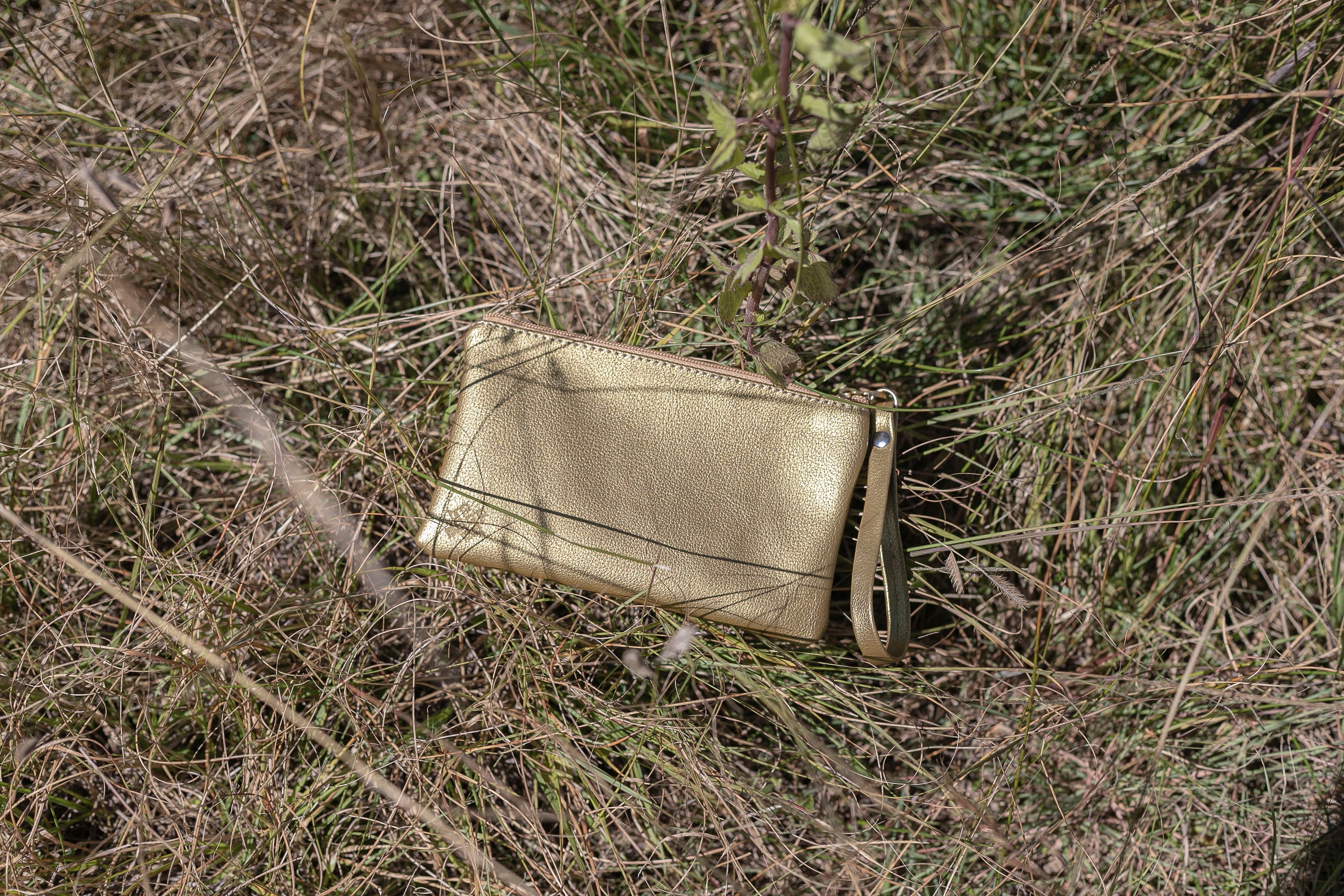 Zip Clutch