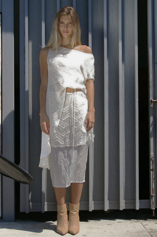 ELIZABETH Hi-Low Cold Shoulder Blouse