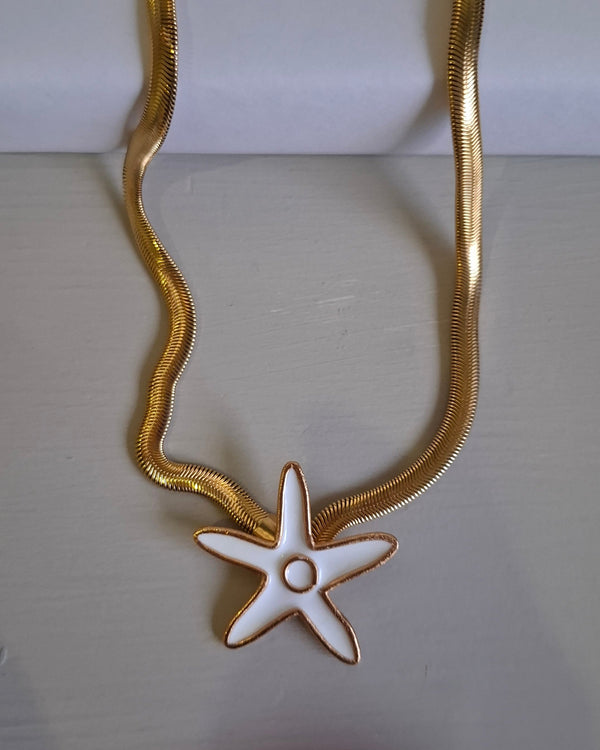 Liiwi Necklace – Flower