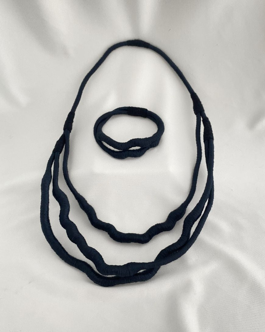 Black/Navy Necklace and Bracelet Set