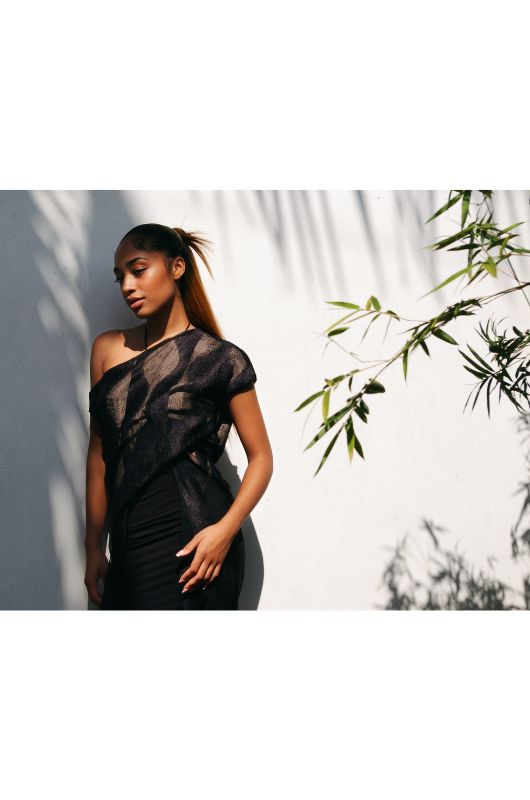 ELIZABETH Hi-Low Black Hourglass Blouse