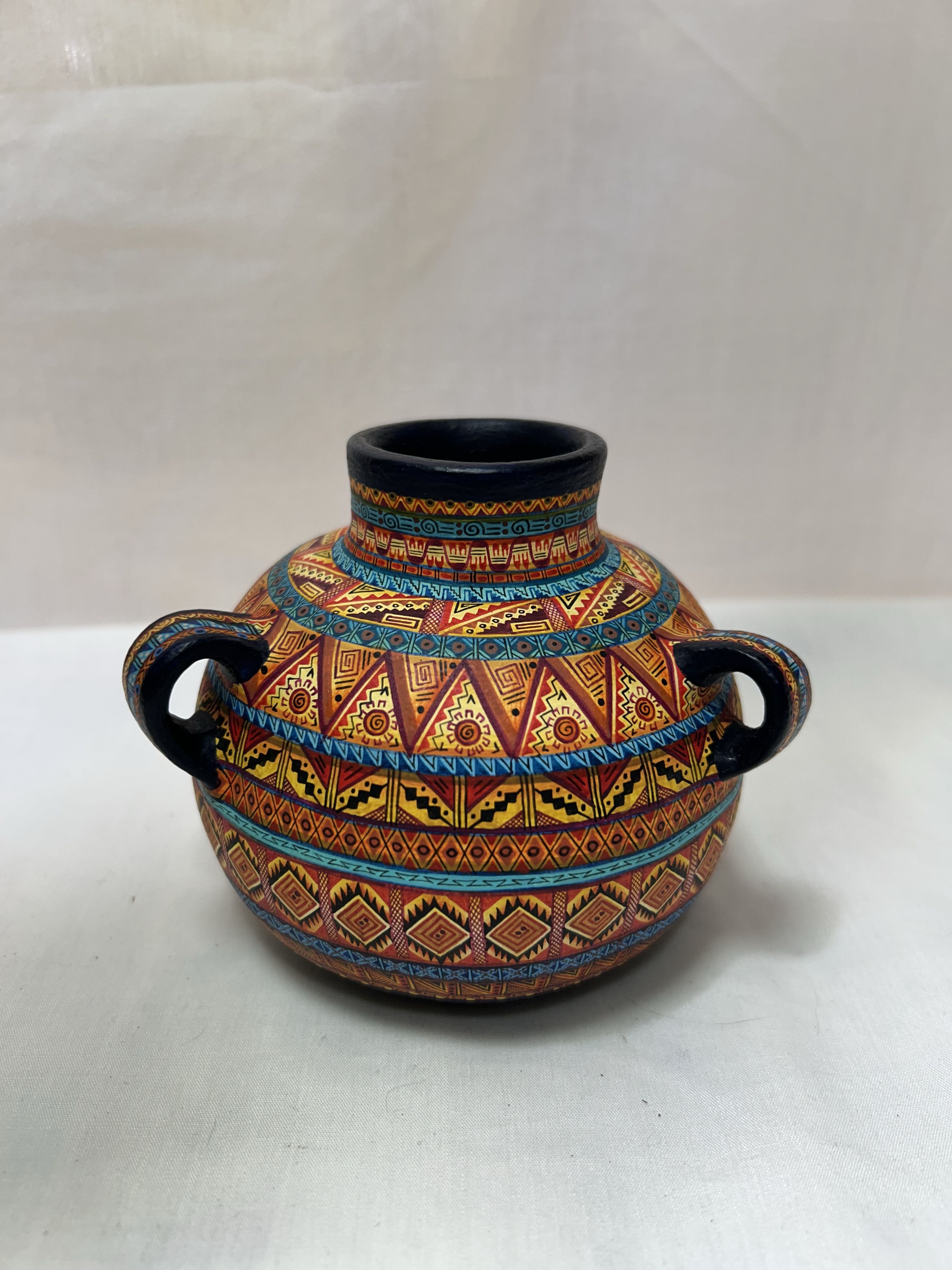 Small Line “C” Clay Pot