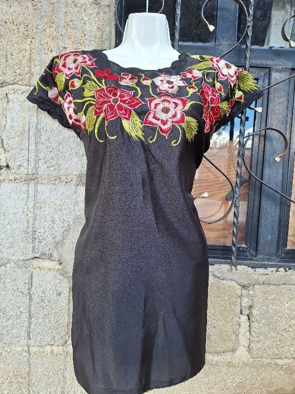 Traditional Blouse with Pedal-Machine Embroidery