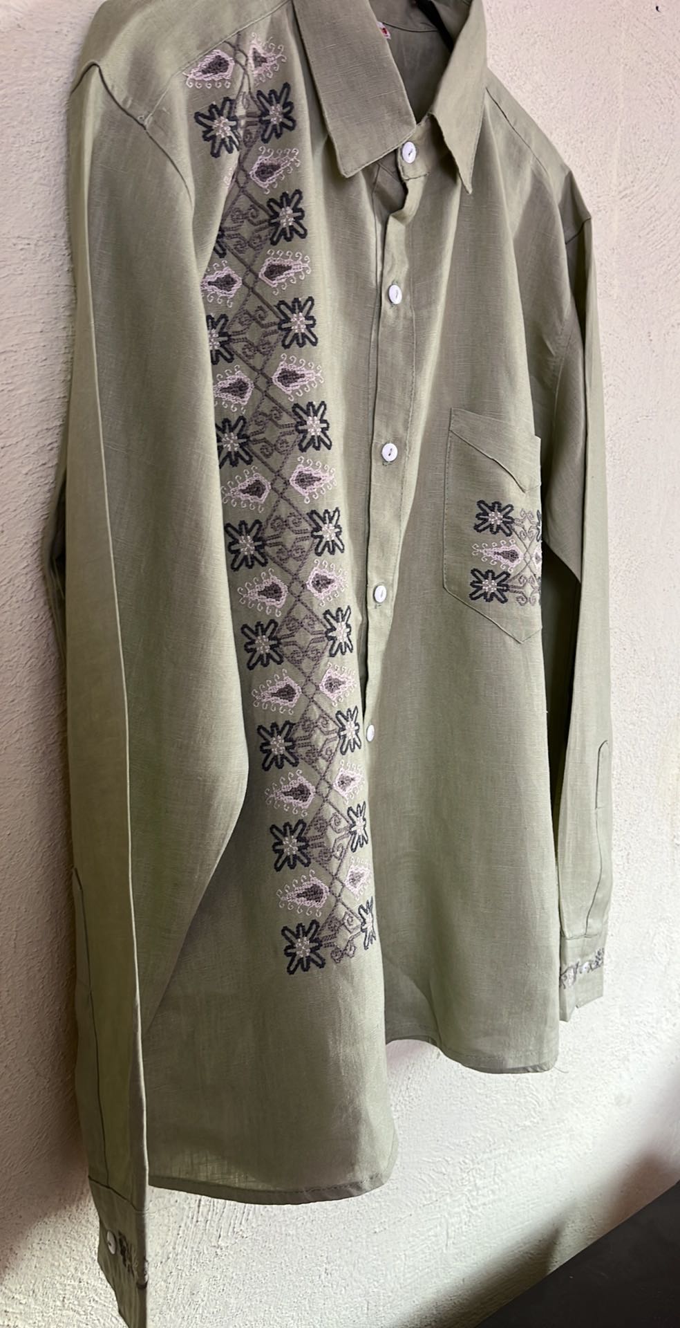 Star and Corn Motif Men’s Shirt