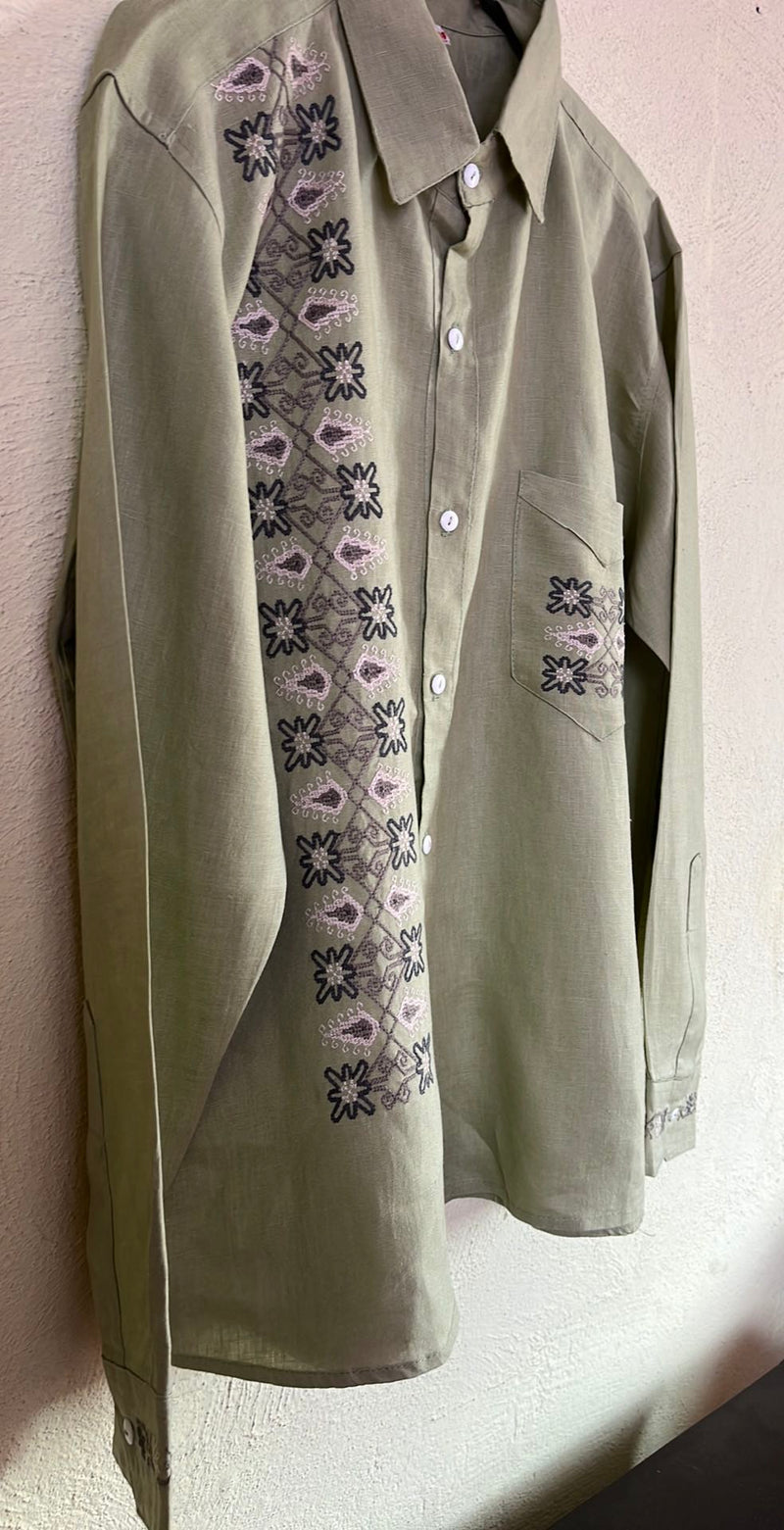 Star and Corn Motif Men’s Shirt