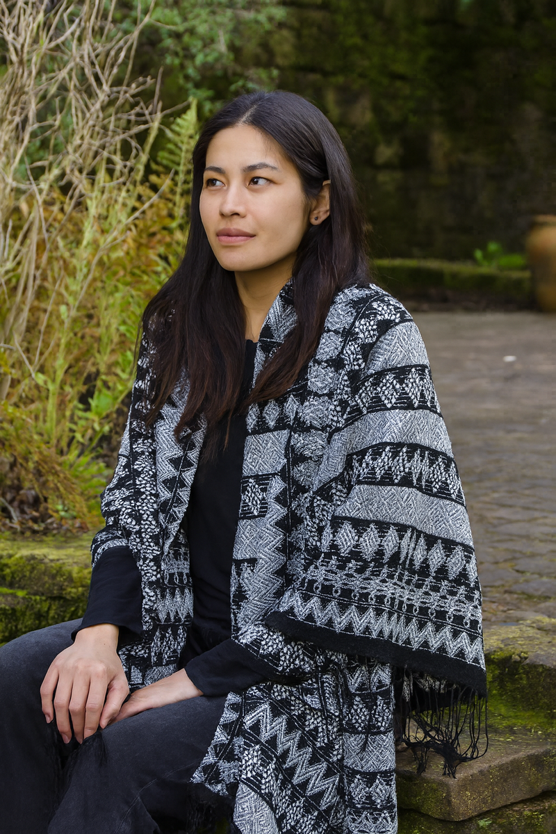Black and White Petet Handwoven Shawl