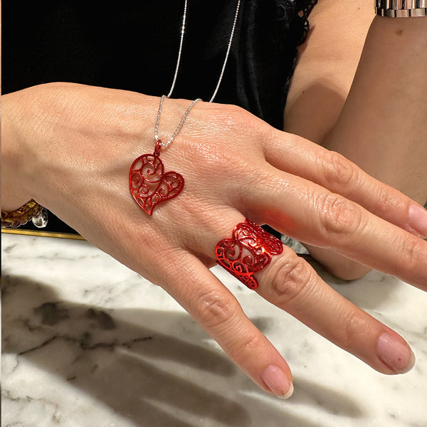 Fortaleza Heart Pendant – Red