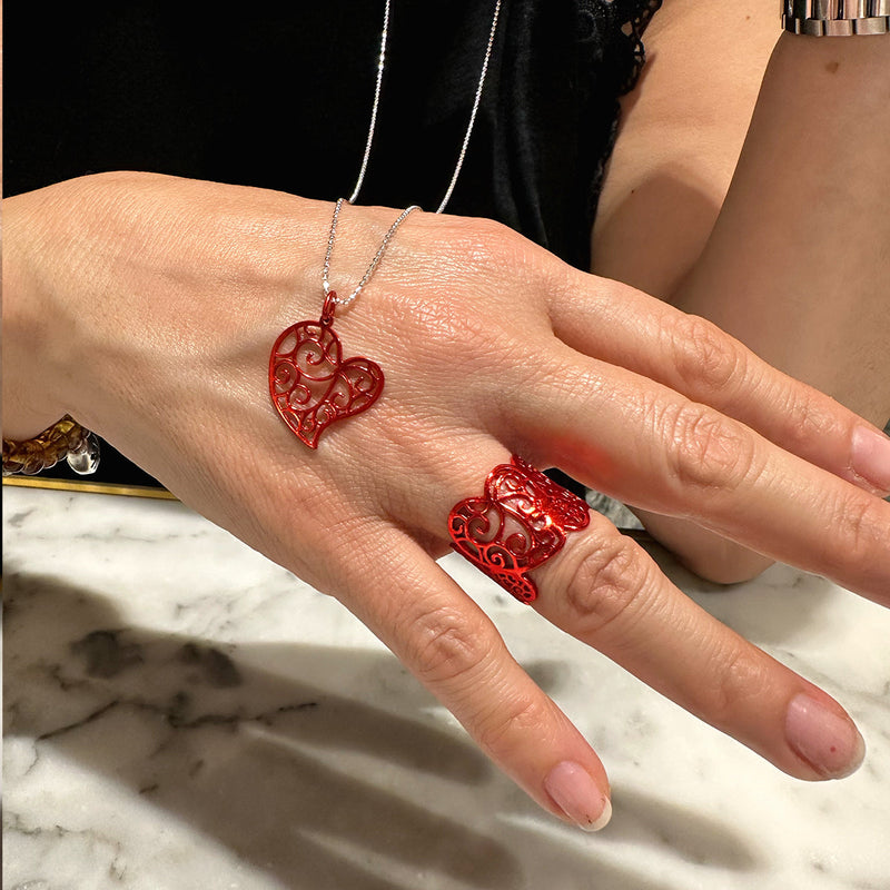 Fortaleza Heart Pendant – Red