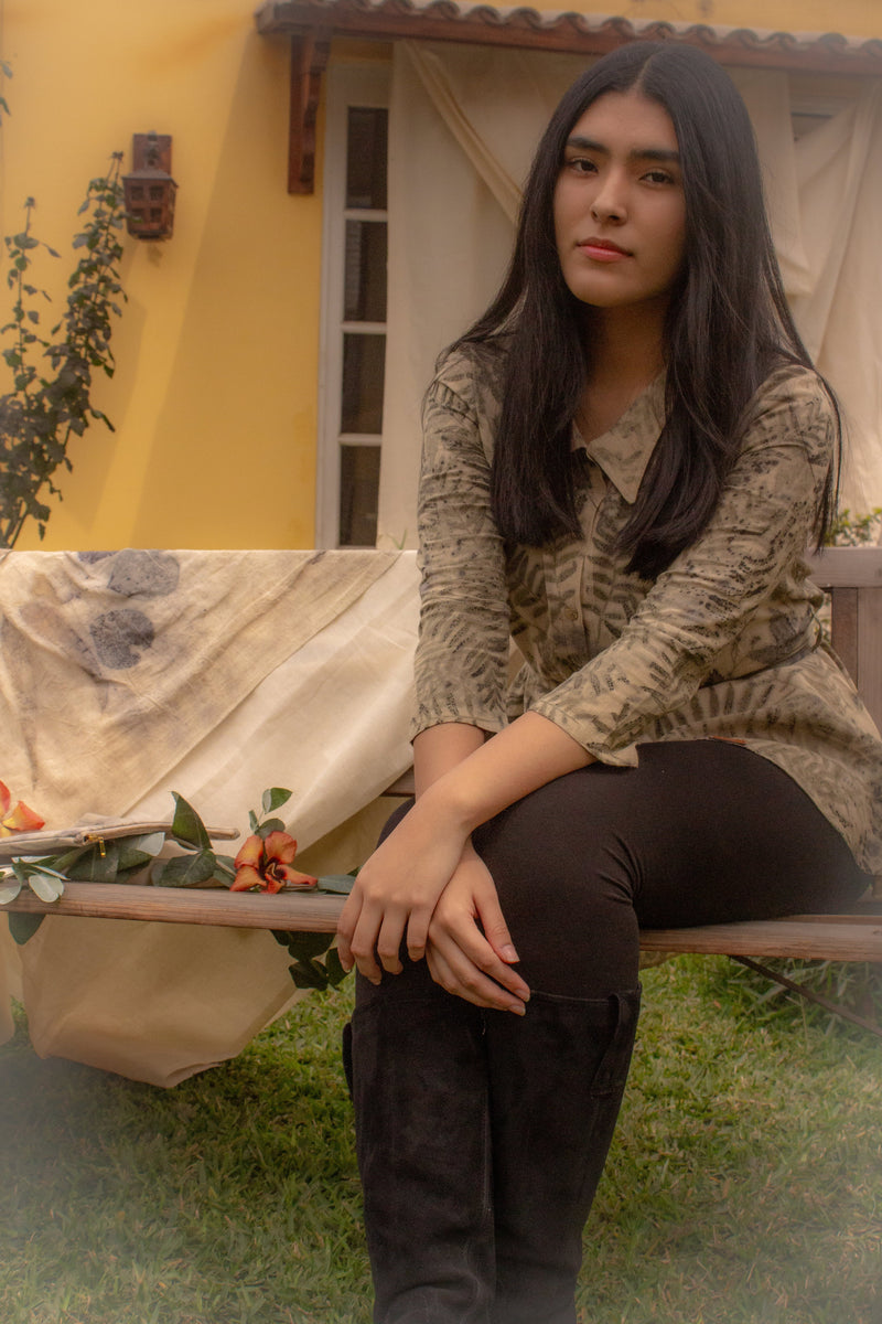 Reyna Blouse with Train – Eco Print with Organic Plants