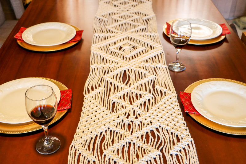 Inventive Model Table Runner