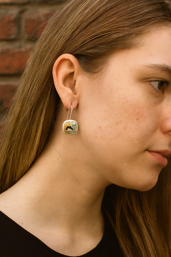 Parrot-Inspired Earrings with Malachite Inlays