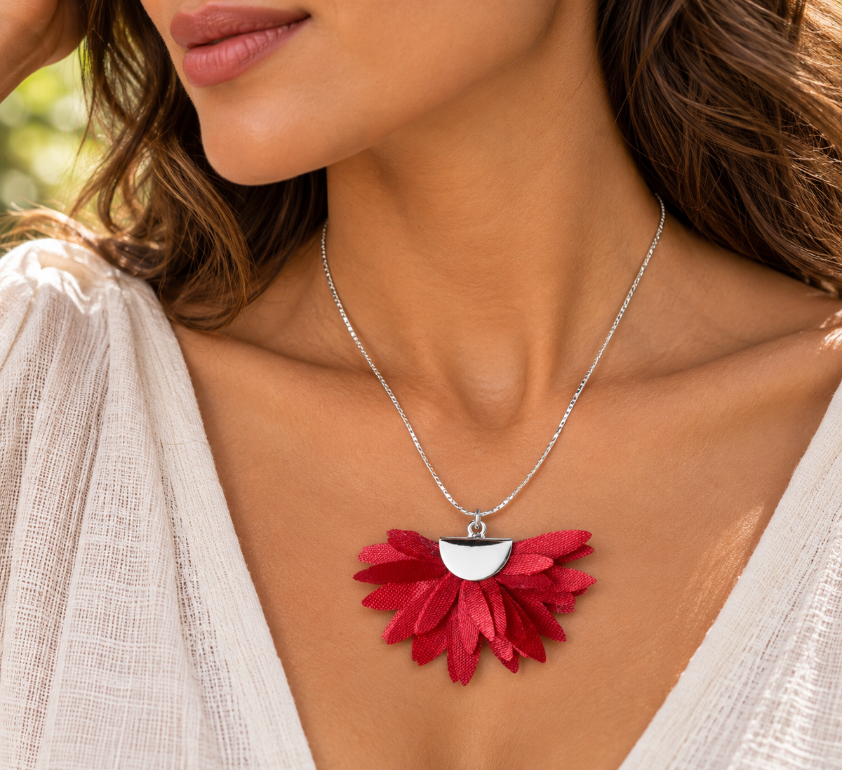 Studio Boutique.- Dhalia Necklace in Sterling Silver