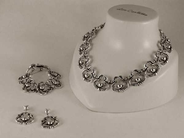 Bellflower Jewelry Set