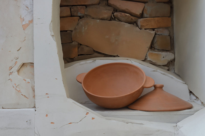 Unglazed Clay Pot for Cooking with Lid