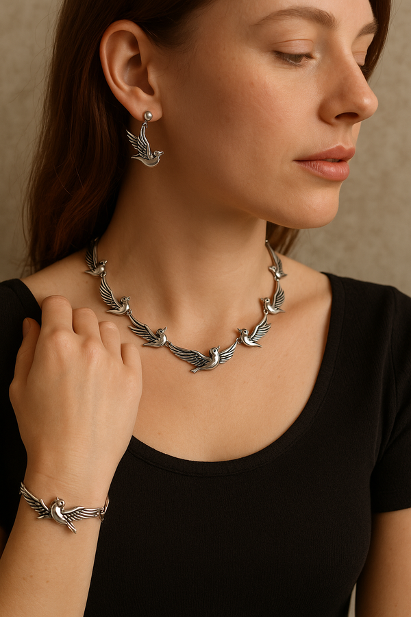 Flying Birds Jewelry Set