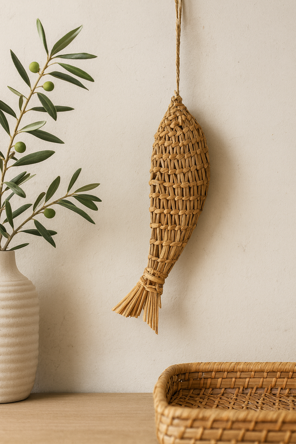 Fish in jonquil fiber