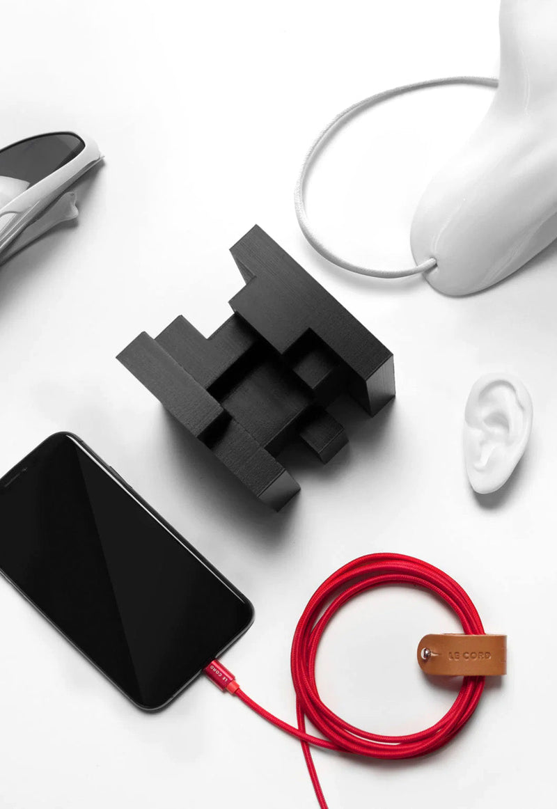 Cable organizer in leather