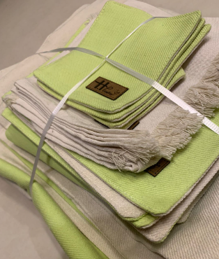 Beige and Green Tablecloth Kit