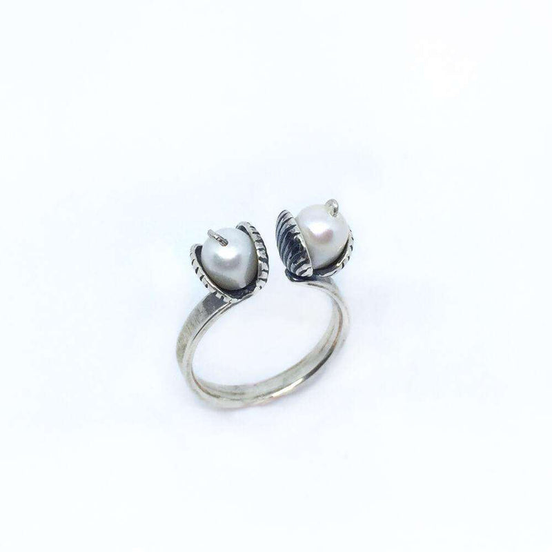 Two Clams Ring in Sterling Silver and Pearl