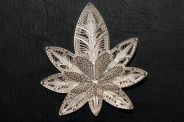 Colombian Higuera Leaf Filigree Brooch in Silver