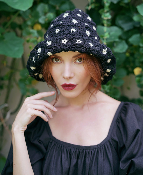 Flora Crochet Hat, in Black