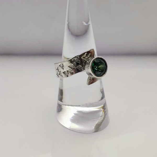 SHE- Handmade- 950 Silver with Round Green Zirconia- Spiral Ring