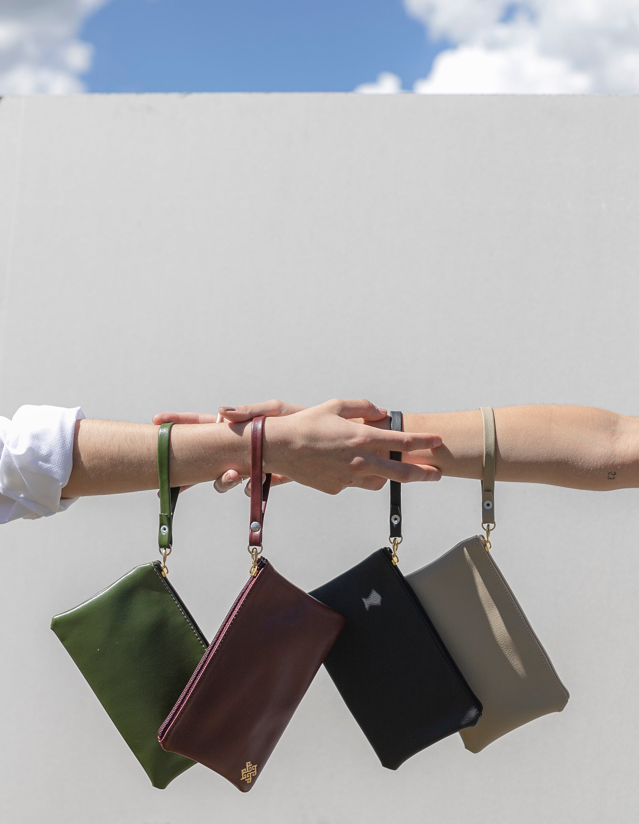 Zip Clutch
